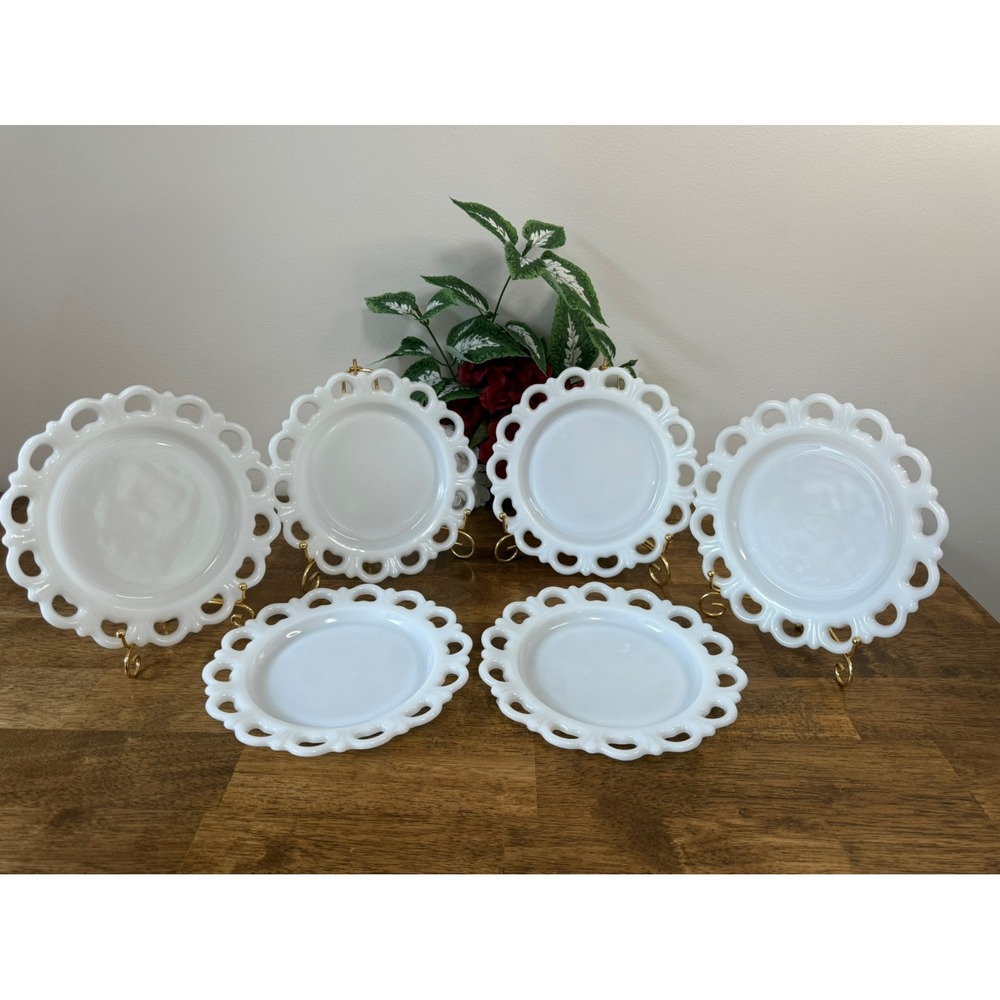 Anchor Hocking‎ Milk Glass Lace Edge Plate Open Loop  Edge Decorative Dish